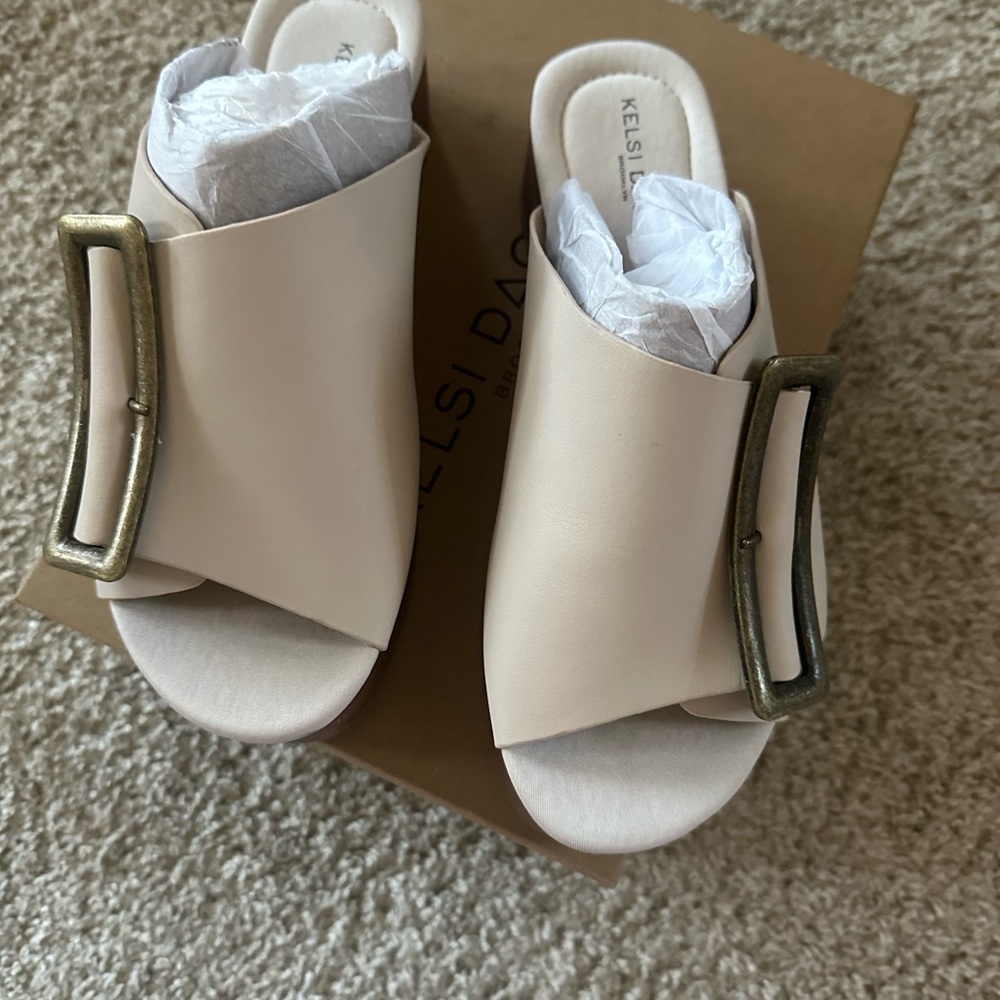 Kelsi Dagger Cream Platform Sandal